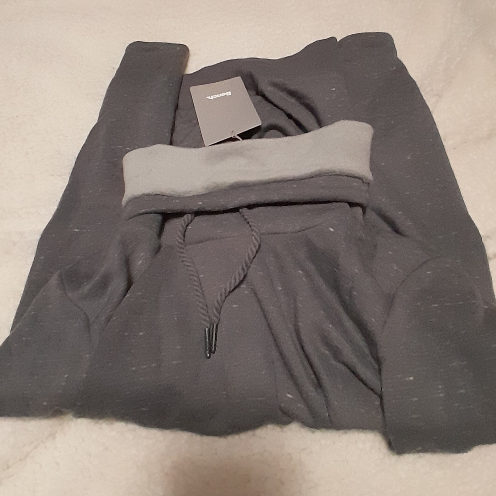 86. Bench Sweater Junction - Picture 5 of 5